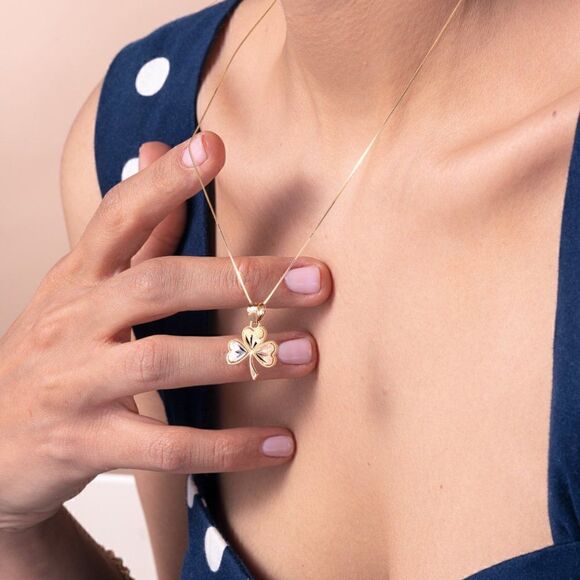 Clover charm | 14k solid gold pendant | perfect gift | Birthday Gift | - Picture 2 of 5